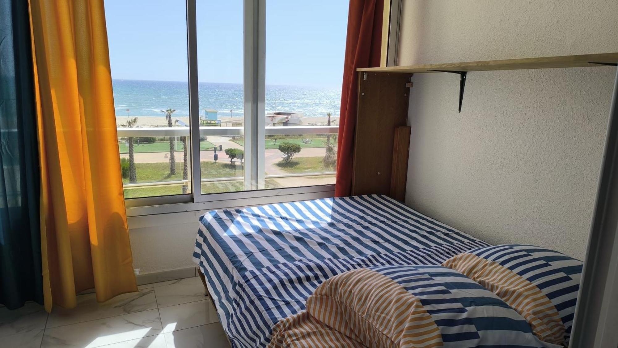 Appartement Entierement Renove En Bord De Mer Avec Vue Imprenable Et Parking Prive Le Barcarès Exterior foto